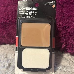 OUTLAST COVERGIRL Foundation